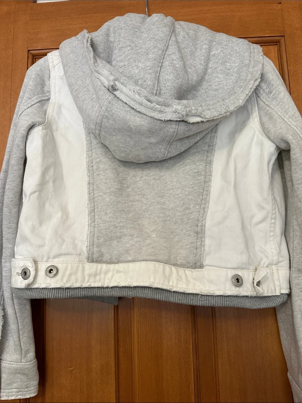 Free People White Denim Jacket with Heather Gray Hoodie Sleeves size XS - Picture 4 of 5